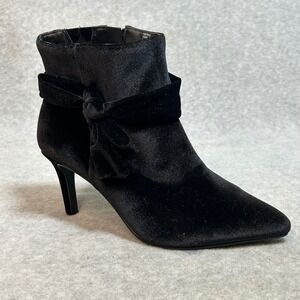 Torrid Black Velvet Bow Stiletto Ankle Boots Women's Size 9.5 Wide‎ WW